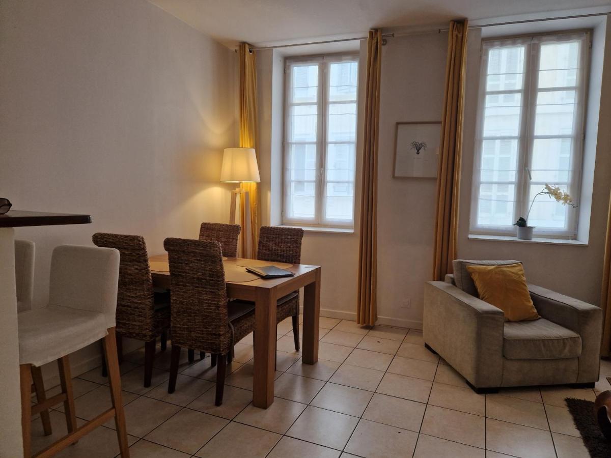 2 Pièces Dans Le Centre Avec Petite Terrasse 3*** *